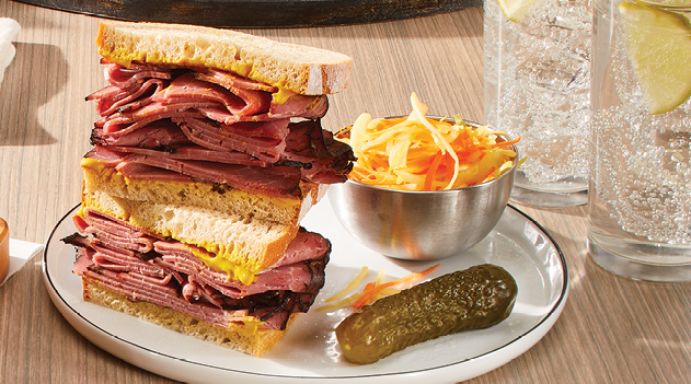 FRESH 2 GO MONTREAL SMOKED MEAT SANDWICH 270 g